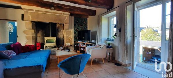 Longère 5 pièces de 139 m² à Trélivan (22100)