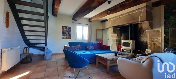 Longère 5 pièces de 139 m² à Trélivan (22100)