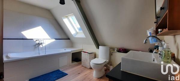 Longère 5 pièces de 139 m² à Trélivan (22100)