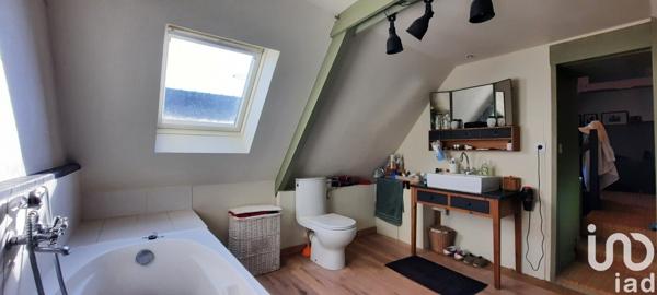 Longère 5 pièces de 139 m² à Trélivan (22100)