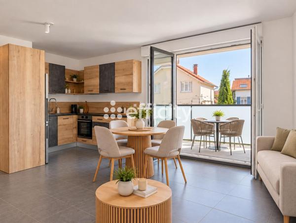 Appartement
         4 pièces
        - 76 m² 272 000 € *