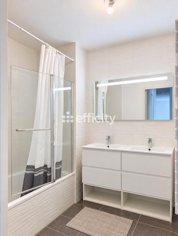 Appartement
         4 pièces
        - 76 m² 272 000 € *