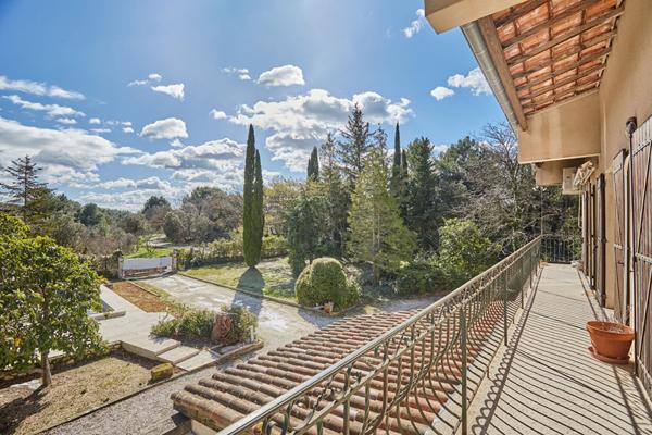 À vendre ? Belle maison familiale de 200 m² avec piscine sur 5700 m² de terrain ? Saint-Cannat