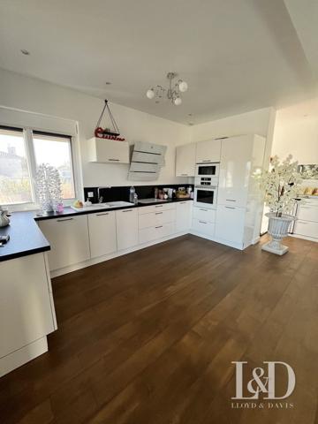 Le Haillan - Maison contemporaine rénovée avec piscine