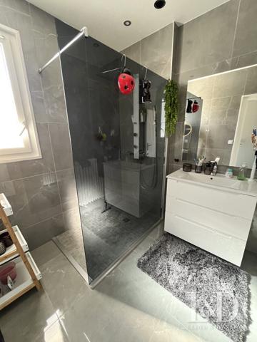 Le Haillan - Maison contemporaine rénovée avec piscine