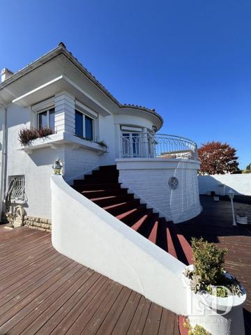 Le Haillan - Maison contemporaine rénovée avec piscine