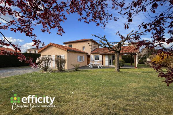 Maison
         5 pièces
        - 127 m² Exclusivité 299 900 € *