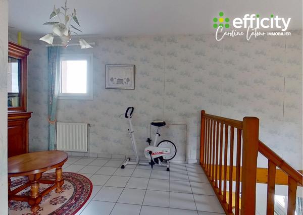 Maison
         5 pièces
        - 127 m² Exclusivité 299 900 € *