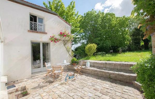 Maison 167m²  8 pièces  5 chambres