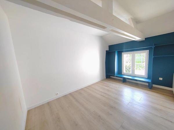 Maison 167m²  8 pièces  5 chambres