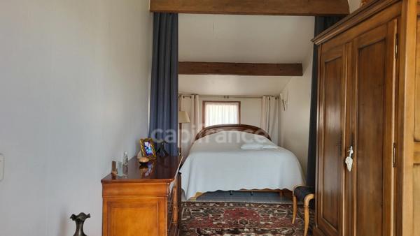 Maison individuelle 6 pièces 152 m2 Piscine et jardin arboré.