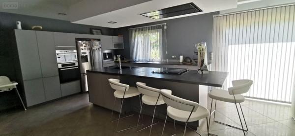 Maison à vendre à Mouriès dans les Bouches-du-Rhône (13890), ref : 075/155