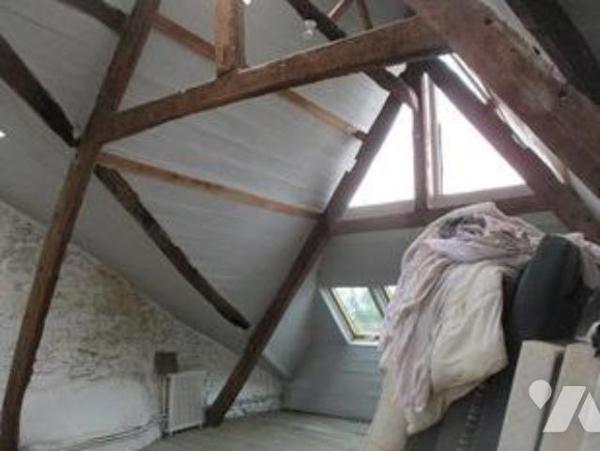 CENTRE-VILLE CARHAIX : BELLE BATISSE EN PIERRE