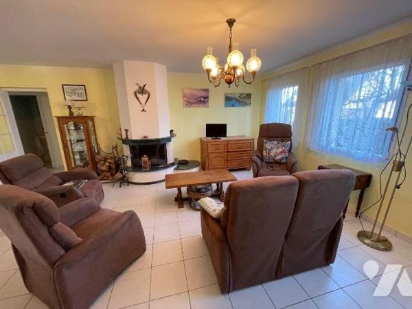 Maison à Vendre à Saint-Quay-Portrieux (22410) en Côtes-d'Armor (22)

Cette maison dispose de...