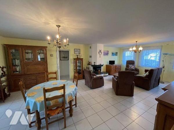 Maison à Vendre à Saint-Quay-Portrieux (22410) en Côtes-d'Armor (22)

Cette maison dispose de...