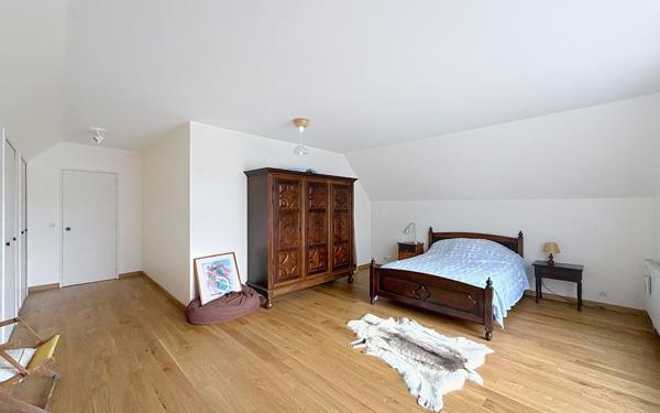 Maison à vendre    7 pièces • 188 m2 Voisins-le-Bretonneux