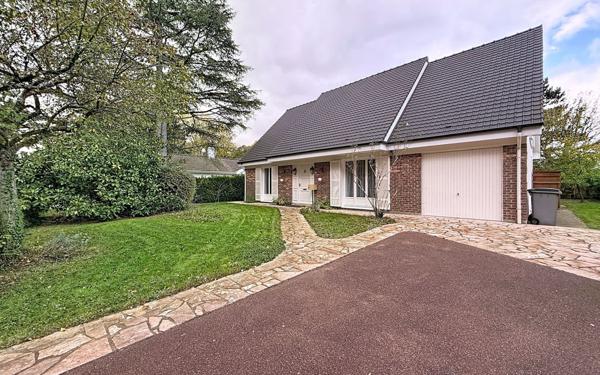 Maison à vendre    7 pièces • 188 m2 Voisins-le-Bretonneux