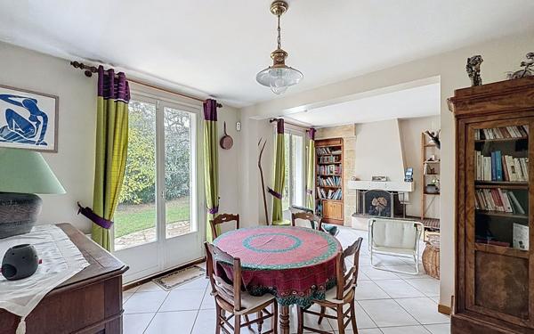 Maison à vendre    7 pièces • 188 m2 Voisins-le-Bretonneux