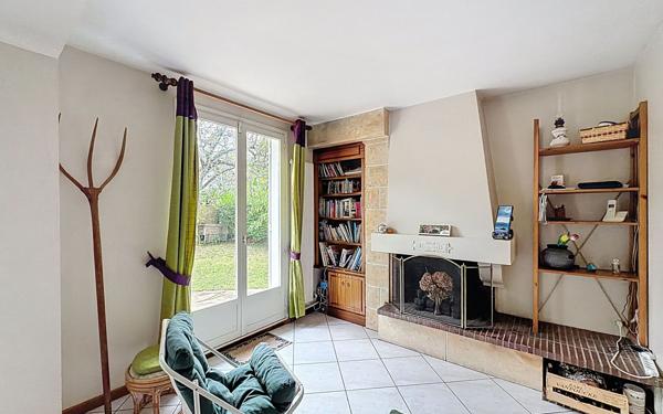 Maison à vendre    7 pièces • 188 m2 Voisins-le-Bretonneux