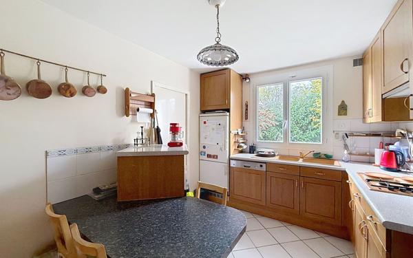 Maison à vendre    7 pièces • 188 m2 Voisins-le-Bretonneux