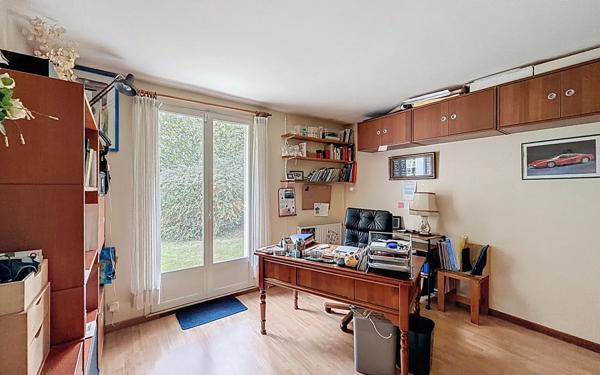 Maison à vendre    7 pièces • 188 m2 Voisins-le-Bretonneux