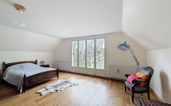 Maison à vendre    7 pièces • 188 m2 Voisins-le-Bretonneux