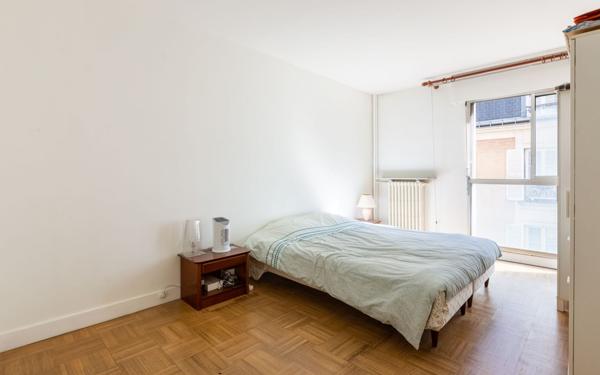 Appartement à vendre    2 pièces • 64,66 m2 Paris 17