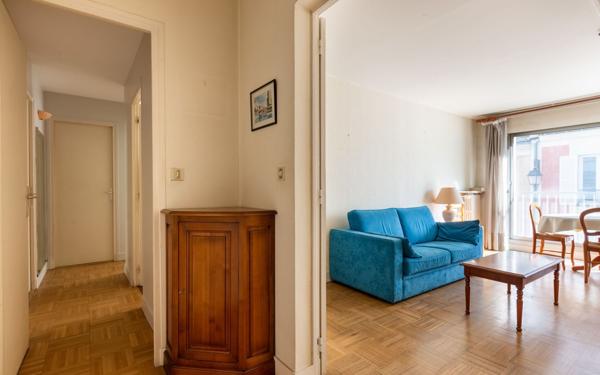 Appartement à vendre    2 pièces • 64,66 m2 Paris 17