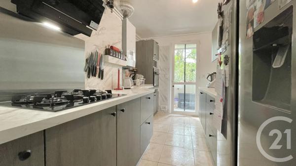 Appartement T5 à vendre  5 pièces - 82,56 m 2   LUNEL  - 34