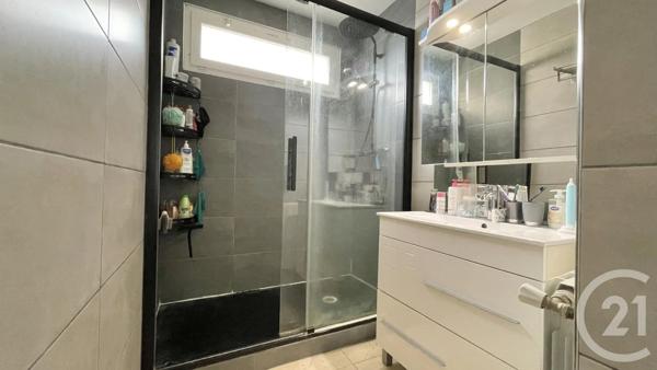 Appartement T5 à vendre  5 pièces - 82,56 m 2   LUNEL  - 34
