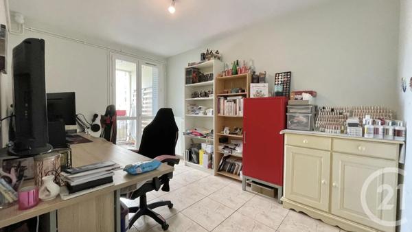 Appartement T5 à vendre  5 pièces - 82,56 m 2   LUNEL  - 34