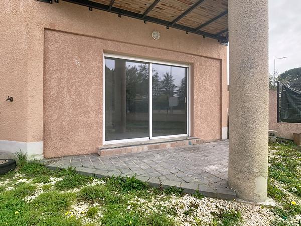 A LOUER  PIERRELATTE - Appartement climatisé 61 m2 - avec jardin