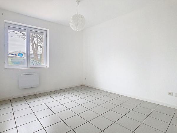 A LOUER  PIERRELATTE - Appartement climatisé 61 m2 - avec jardin