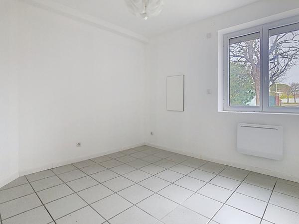 A LOUER  PIERRELATTE - Appartement climatisé 61 m2 - avec jardin