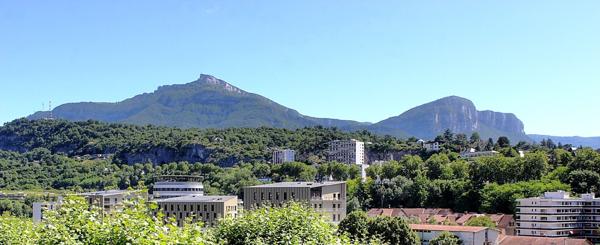 Appartement Chambery 4 pièces avec cave, grenier et ascenseur