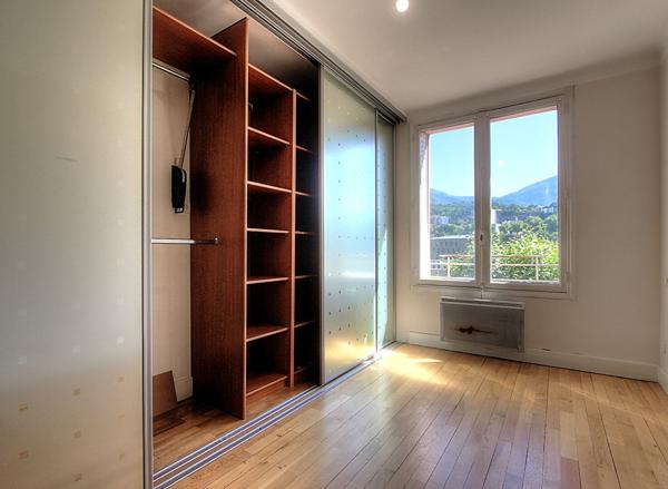 Appartement Chambery 4 pièces avec cave, grenier et ascenseur