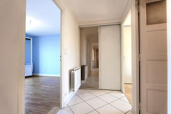 Appartement Chambery 4 pièces avec cave, grenier et ascenseur