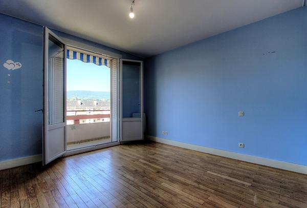 Appartement Chambery 4 pièces avec cave, grenier et ascenseur