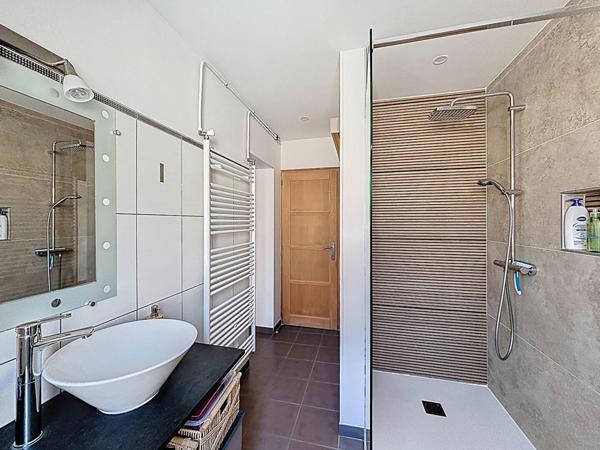 Maison de ville - entièrement rénovée - Ménil 6 pièce(s) 186 m2