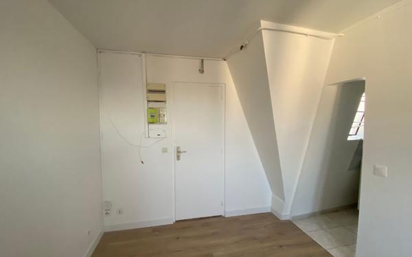 Appartement à louer    1 pièce • 12,15 m2 Paris 11