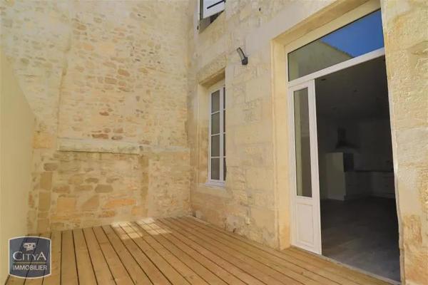 Appartement à louer 3 pièces 71.79m² Saintes (17100)