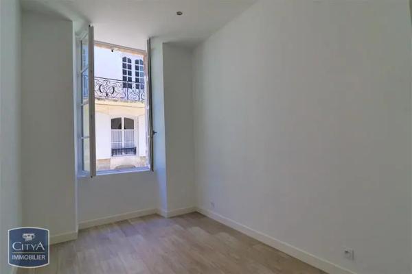 Appartement à louer 3 pièces 71.79m² Saintes (17100)
