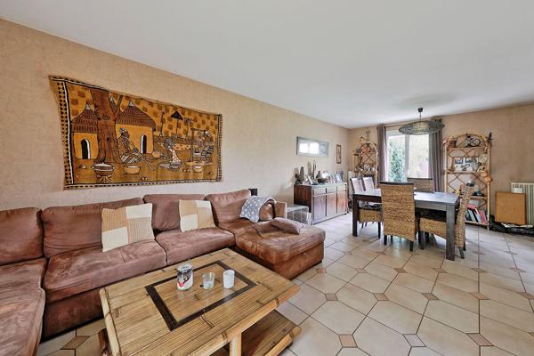 Maison 96m² de 3 chambres à vendre à Lieusaint // RAVALEMENT FAIT !