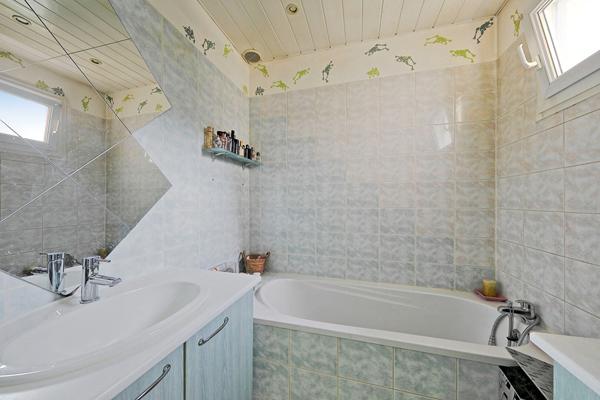 Maison 96m² de 3 chambres à vendre à Lieusaint // RAVALEMENT FAIT !