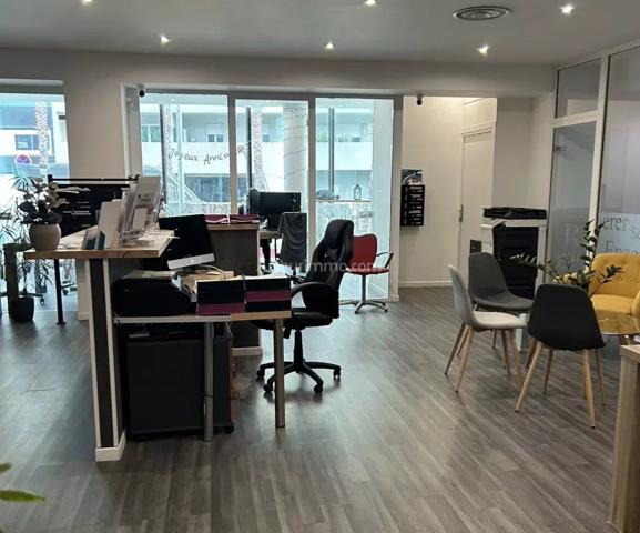 Location Bureau 1 pièces 30 m2 à Antibes