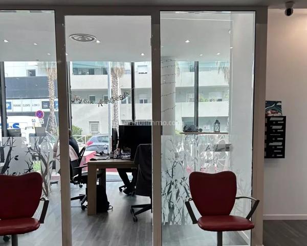 Location Bureau 1 pièces 30 m2 à Antibes