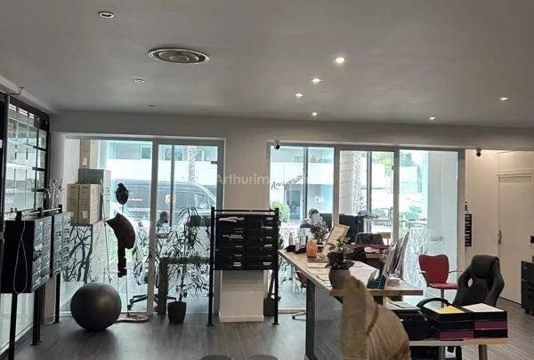 Location Bureau 1 pièces 30 m2 à Antibes