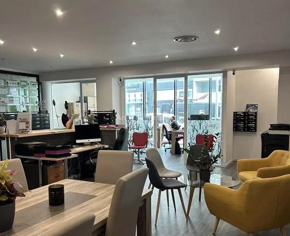 Location Bureau 1 pièces 30 m2 à Antibes