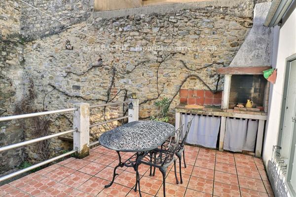 Maison de village rénovée avec terrain constructible - Lédignan