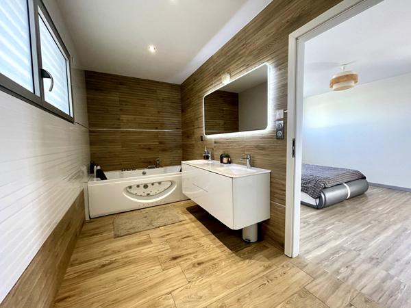 Maison 8 pièces 205 m2